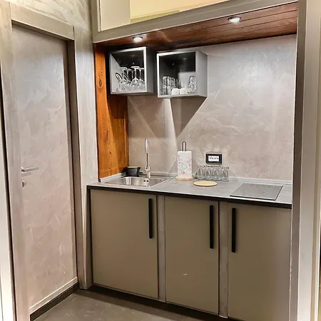 Jef San Giovanni, Apartmán *